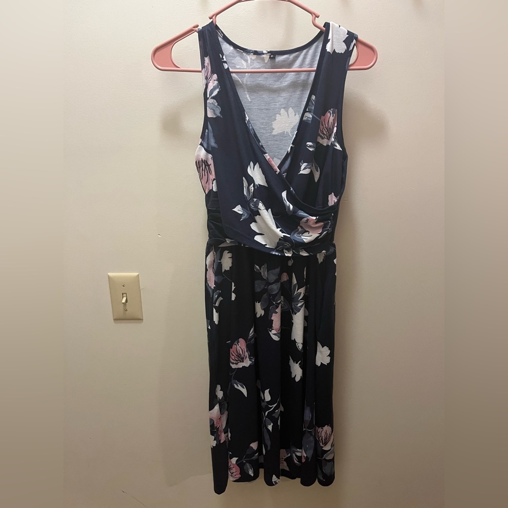 Maternity/Nursing Dress Size Small